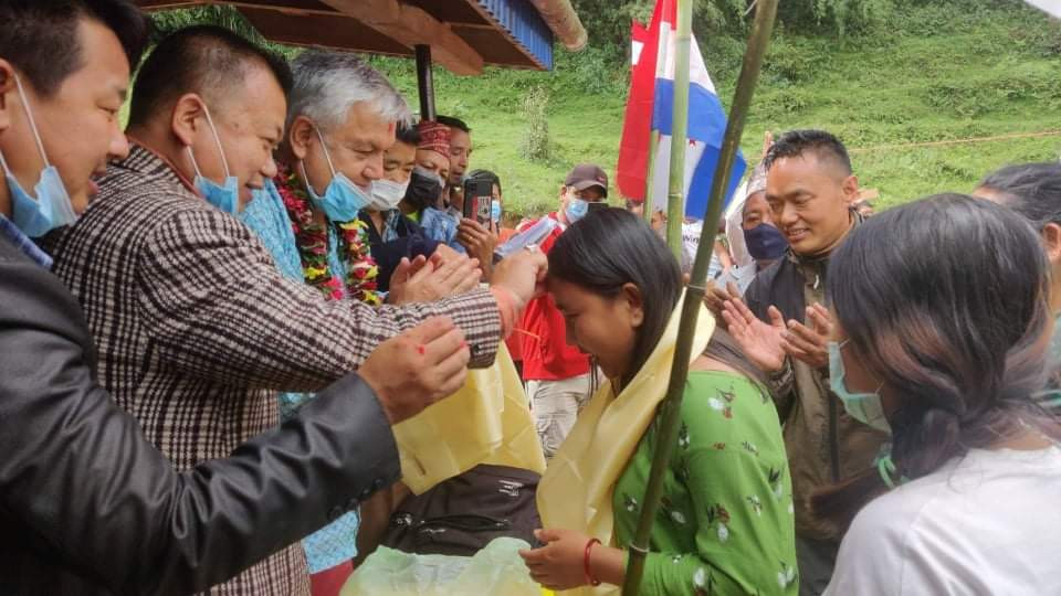 एमालेमा विद्रोह गरेर कांग्रेसमय बन्यो पूरै गाउँ