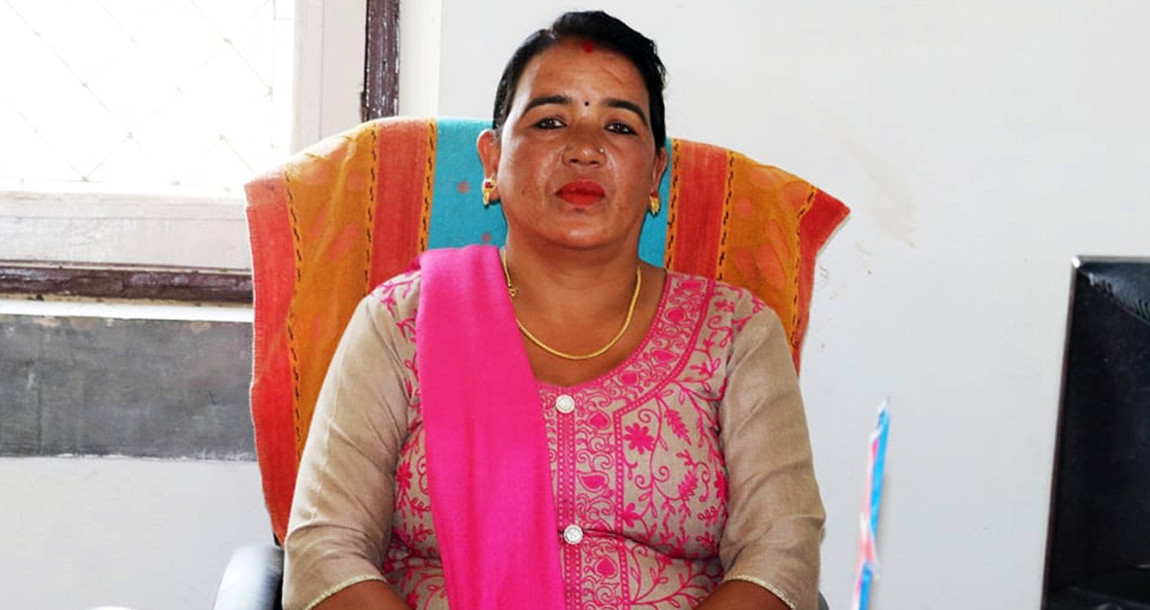 कांग्रेसको चुनावमा पुरुषलाई हराएर पालिका सभापति बनेकी यी हुन् अब्बल महिला