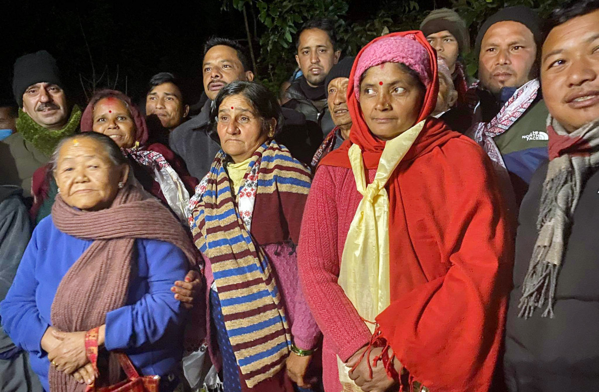 सुवास नेम्वाङ्गको किल्ला भत्काउदै लोकप्रिय नेता डम्बर खड्का, २५० जना कांग्रेसमा प्रवेश