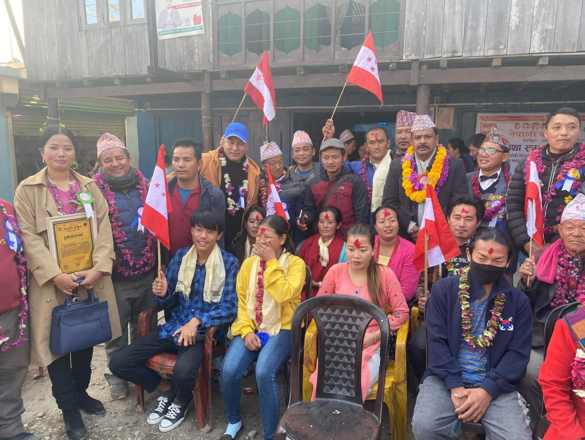 इलाममा कांग्रेस प्रवेश गर्नेको लहर चल्यो,  डम्बर खड्काको चौतर्फी चर्चा