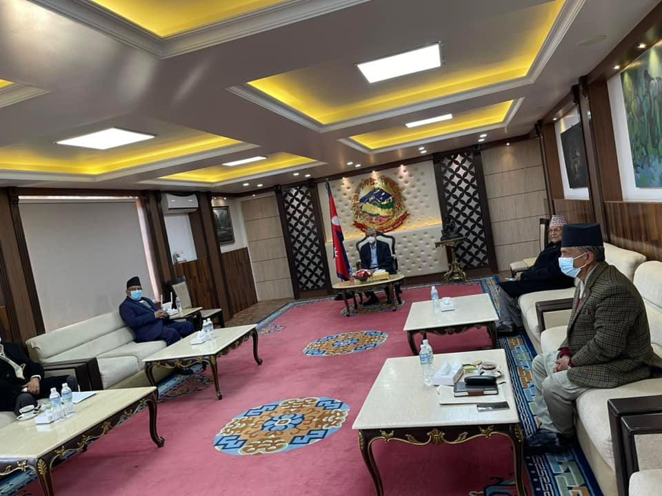 बालुवाटारमा ओलीको मन्द मुस्कानले खुमलटारमा तनाव