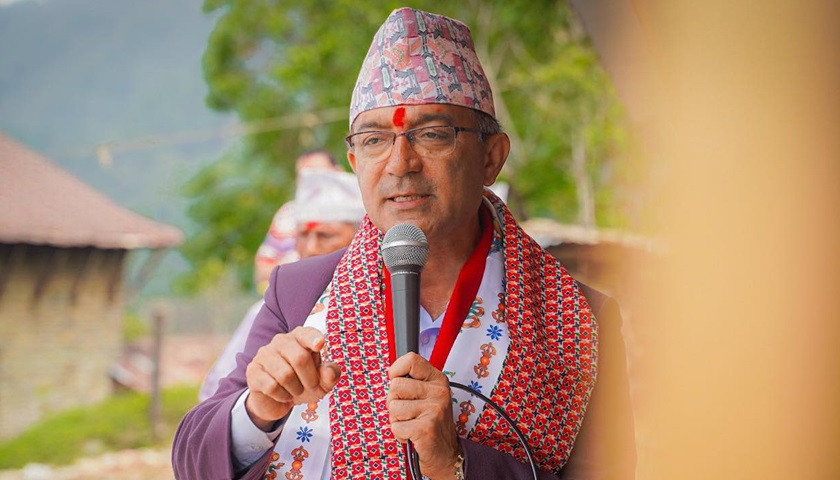 कम्युनिस्ट मेयरले गरे वीपीको शालिकमा माल्यार्पण, कांग्रेसजनमा खुसियाली 