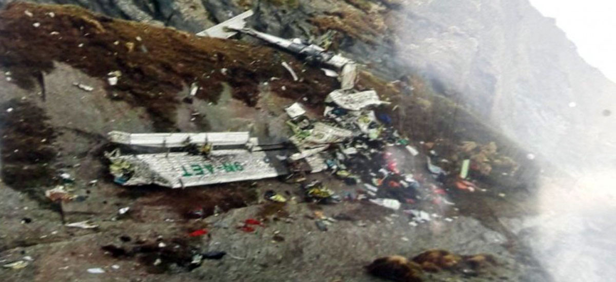 विमान दुर्घटनामा मृत्यु भएका १० जनाको शव काठमाडौं ल्याइयो, एयरपोर्टमा रुवावासी 