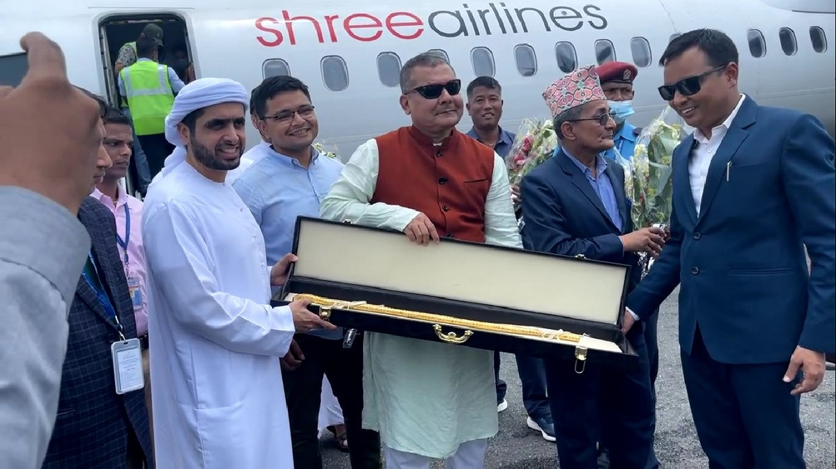 दुर्गा प्रसाईलाई ‘सुनको लौरो’ दिने शेख मोहम्मदको धन्दा अर्कै, यस्तो छ झापा पुग्नुको कारण