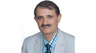 प्रेम ओलेले मुख छाडेका युवराज अधिकारी निलम्बित, झलनाथका घरमा खैलाबैला  