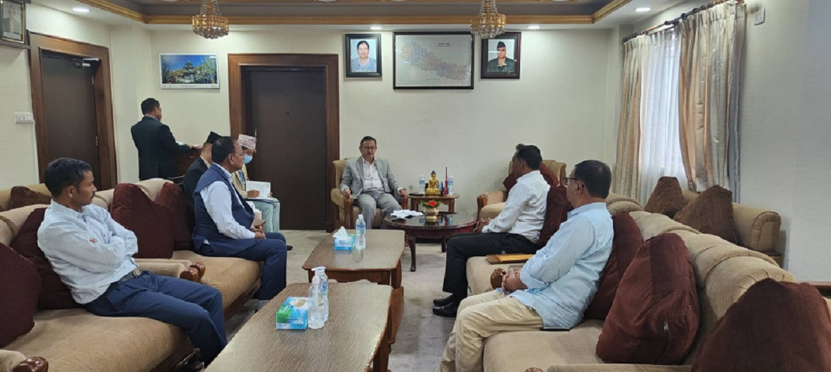 विप्लवको पार्टीबाट विद्रोह गरेका नेताहरुले भेटे गृहमन्त्री, के भयो कुराकानी? 