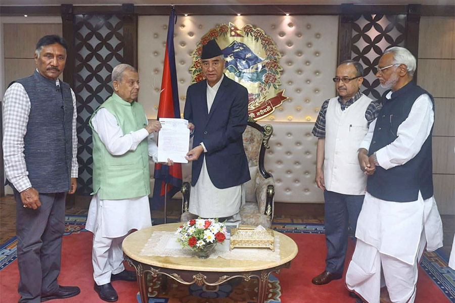 प्रधानमन्त्री देउवालाई महन्थ ठाकुरले भेटे, सरकारमा जाने भएपछि एमालेलाई आपत! 