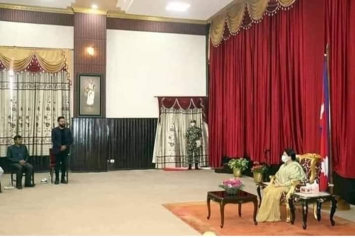 काठमाडौंका मेयर बालेनलाई राष्ट्रपतिको ‘लङ डिस्टान्स’