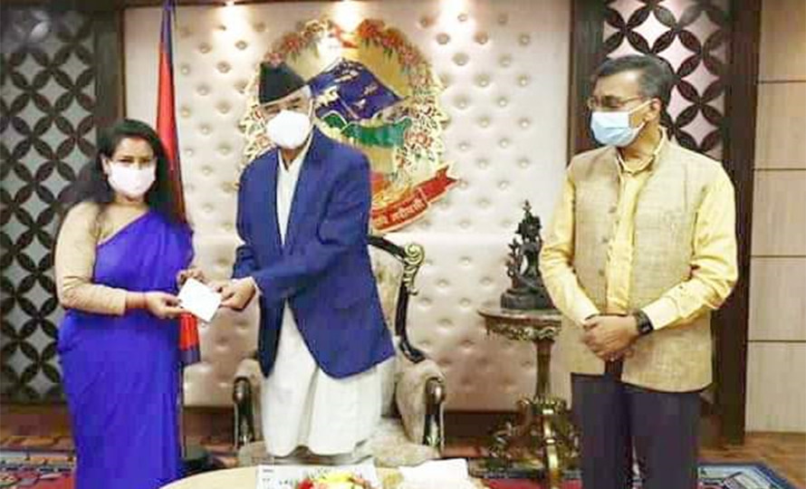 लोसपाकी खम्बा रम्भा मिश्रा कांग्रेस प्रवेश, देउवाले स्वागत गर्दा कांग्रेसमा खुसियाली !