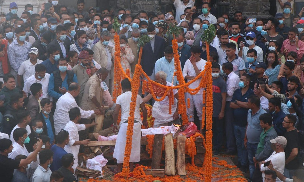 यसरी गरियो कांग्रेस नेता प्रदीप गिरिको अन्त्येष्टि 