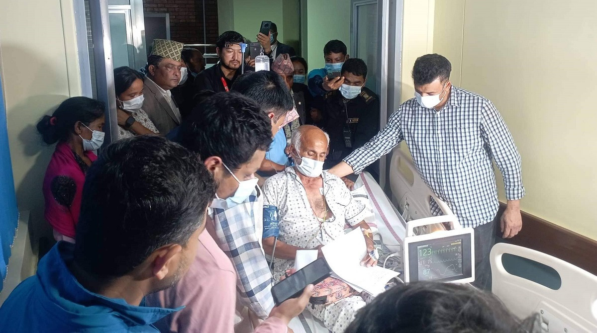 सरकारले उदारता देखाएपछि डा. गोविन्द केसीले तोडे अनशन, 