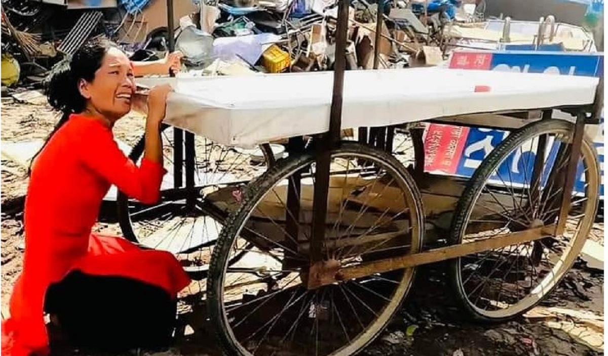 बालेनका प्रहरीले घरको न घाटको बनाएकी शर्मिलालाई हर्कले एक महिनाको तलब दिने 