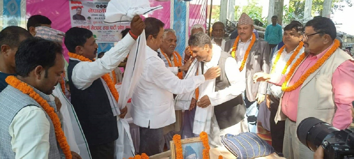 स्वकिय सचिवले नै छोडे त्रिपाठीको साथ, विनोद चौधरीले प्रवेश गराए कांग्रेस 