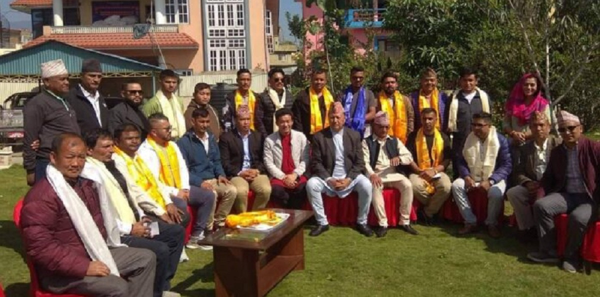 राप्रपा क्षेत्रीय अध्यक्ष सहित सयौं कार्यकर्ता कांग्रेस प्रवेश, मोहन बस्नेतले गरे स्वागत