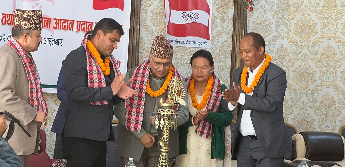 प्रदीप पौडेलको कार्यक्रममा पुगेका नरहरीले गरे सत्य कुरा, चौतर्फी प्रसंशा