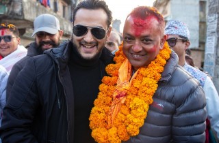 गगनलाई भोट माग्न घरदैलोमा नायक प्रदीप खड्का, चौतर्फी उत्साह