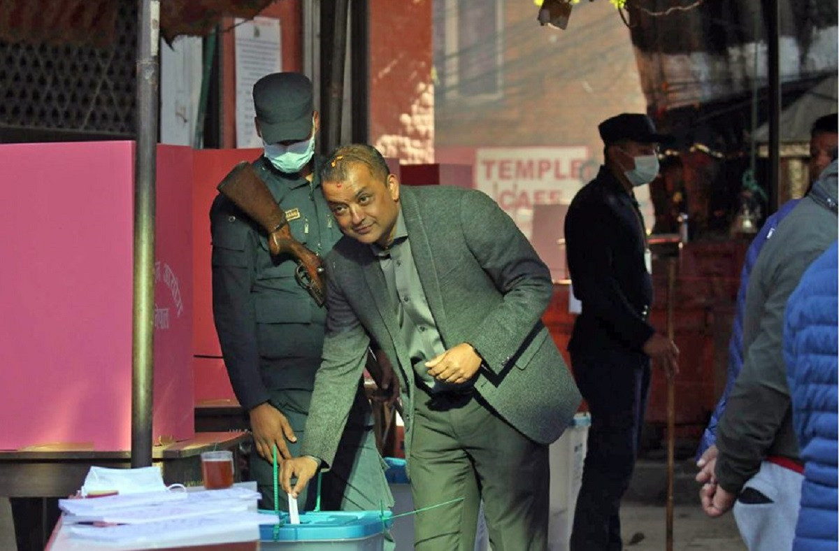 मतदान गरे लगत्तै गगनले गरे यस्तो घोषणा, चौतर्फी प्रसंशा
