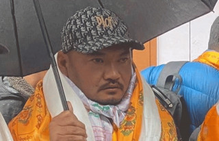 मनाङमा पनि कांग्रेसले गाड्यो विजयको झण्डा, यी हुन निर्वाचित हुने नेता   
