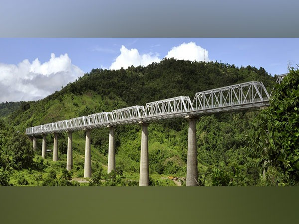 पूर्वाधार, कनेक्टिभिटीमा केन्द्रको जोडका कारण उत्तर पूर्वी क्षेत्रमा द्रुत विकास