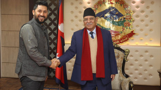 रविको दोहोरो चरित्र, सरकारलाई दिएको समर्थन फिर्ता लिने अनि प्रधानमन्त्रीलाई साथ छ भन्ने