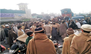 रोटीको मूल्य बढाउन माग गर्दै स्वाबीमा नानबाईद्वारा हड्ताल