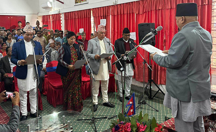 कर्णालीमा सरकारमा गयो कांग्रेस, तीन जनाले खाए सपथ