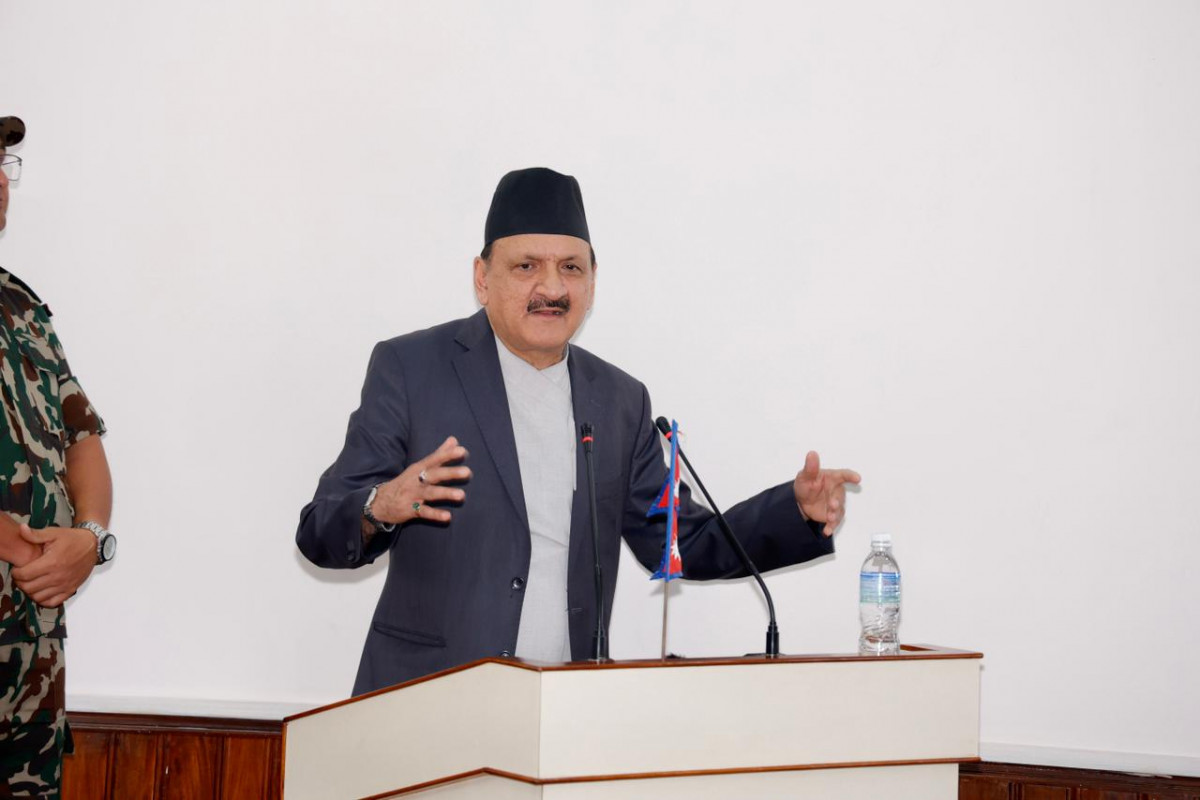 राजश्व उठाउने काममा जिम्मेवार र कर्तव्यनिष्ठ भएर लाग्न अर्थमन्त्री डा. महतकाे निर्देशन 