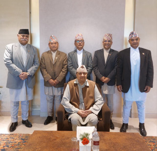 पूर्वराजा ज्ञानेन्द्रसँग दर्शनभेट गरेपछि राप्रपाका पाँच नेता प्रफुल्ल