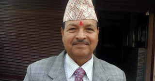 कोशीका सभामुख विष्टलाई आपत, कुर्सीमा बसौं पार्टीले नमान्ने, नबसौं हात परेको पद गुम्ने