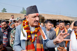 जनतालाई सुविधा दिने र राजश्व बढाउने नै सरकारको लक्ष्य: अर्थमन्त्री डा. महत