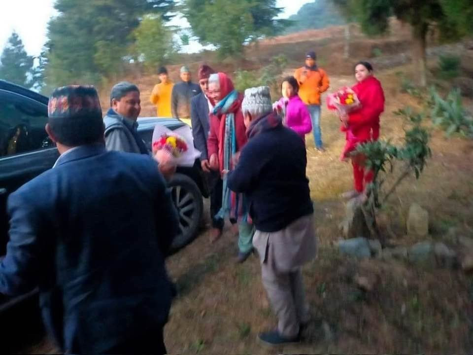 पूर्वराजा शाह गाडी चलाउँदै केशरबहादुरको घर पुगेपछि...