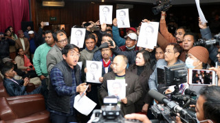 पत्रकार महासंघका सभापतिबारे लेखिएको पुस्तक 'अग्र अनुहार' विमोचन, फोनिजको अनावश्यक लफडा