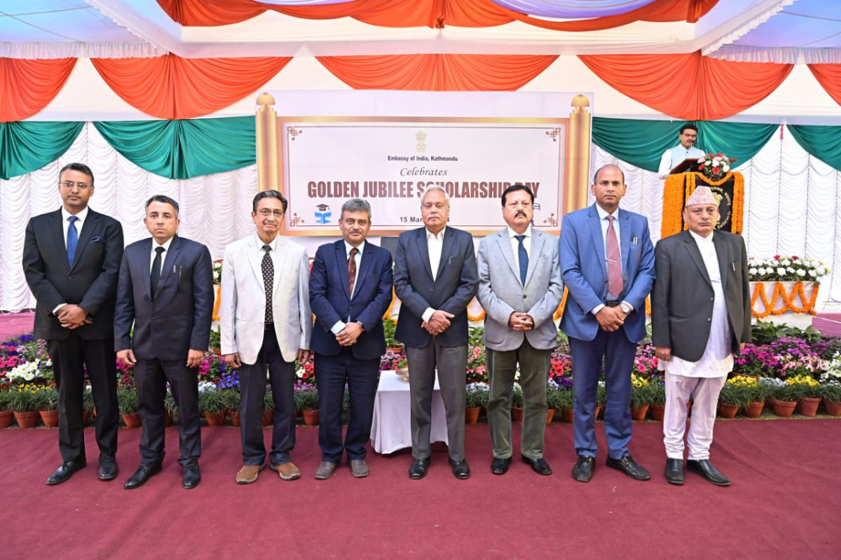 भारतीय राजदूत श्रीवास्तवद्वारा छात्रवृत्ति प्राप्त गरेका ९ जनालाई रोल अफ अनर प्रदान