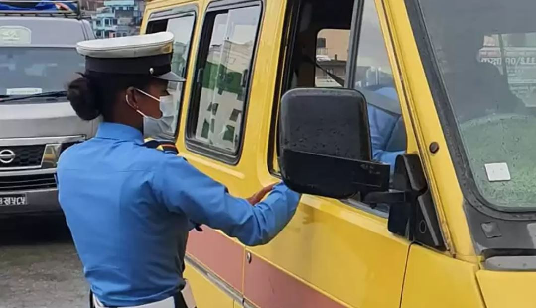 महिला ट्राफिक प्रहरीलाई महिनावारीको बेला ४ दिन बिदा