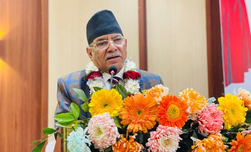 फटाहा मान्छे प्रधानमन्त्री भएपछि देशले सुख पाउँदैन : प्रचण्ड
