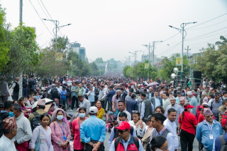 प्रधानमन्त्रीसँगको वार्ता पनि निष्कर्षविहीन भएपछि शिक्षकहरूको सडक संर्घष जारी