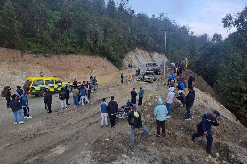 पाथीभरा जाँदै गरेको जिपमा करेण्ट लाग्दा चारजनाको मृत्यु