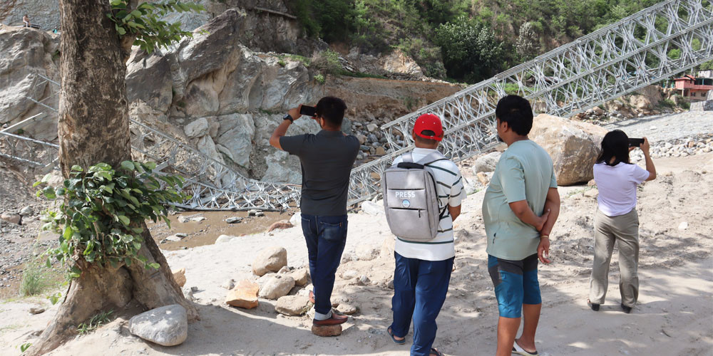 बेली ब्रिज भाँचिएपछि छानबिन समितिको अध्ययन सुरू
