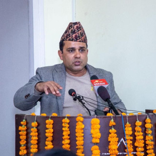 नेता बाबुराम आचार्यको सुझाव– “सरिरहने केन्द्रीय समिति बहिष्कार गरेर बिशेष महाधिवेशनको तयारीमा लाग्नुहोस्”