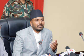 सिंहदरबारमा रोकिएन आतंक : मन्त्री गुप्ताकै कार्यकक्षमा हानाहान, त्रसित छन् कर्मचारी