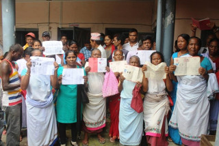 ३६५ परिवारले पाए जग्गाधनी प्रमाणपुर्जा