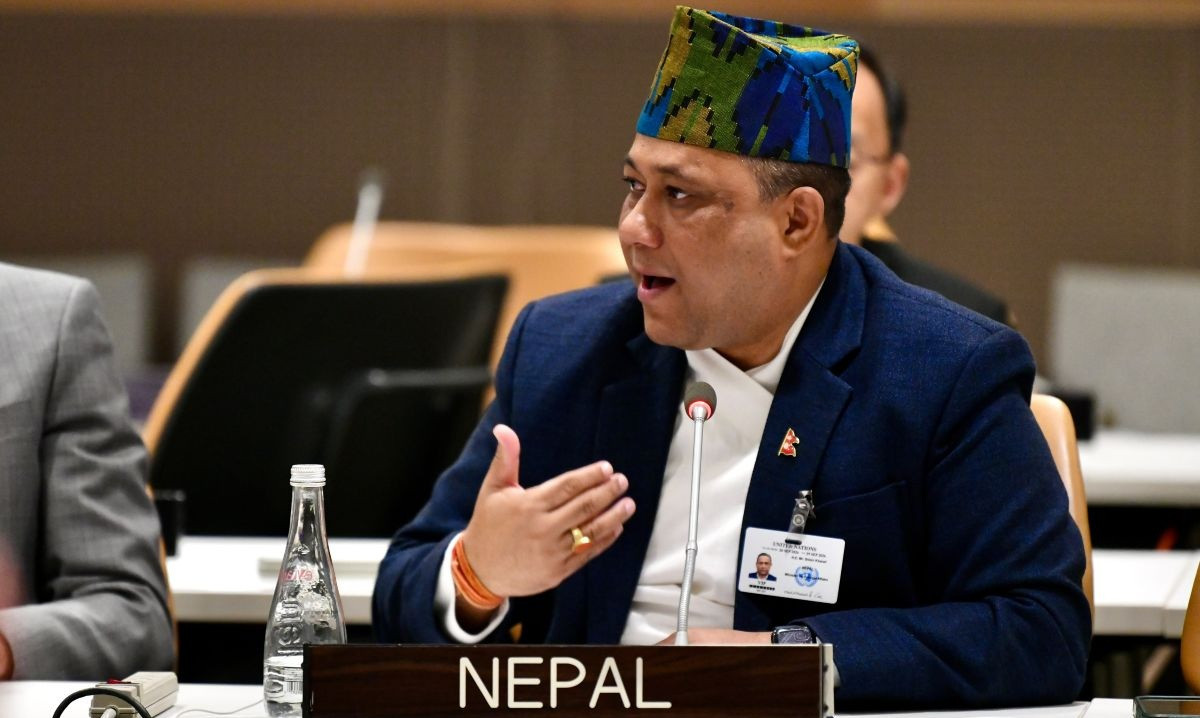 परराष्ट्रमन्त्री स्वदेश फर्कँदै, विमानस्थलमै प्रेस ब्रिफिङ