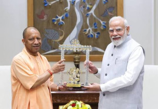 योगी आदित्यनाथले गरे मोदीको प्रशंसा, ‘गुजरातदेखि भारतसम्म परिवर्तनको नेतृत्व’